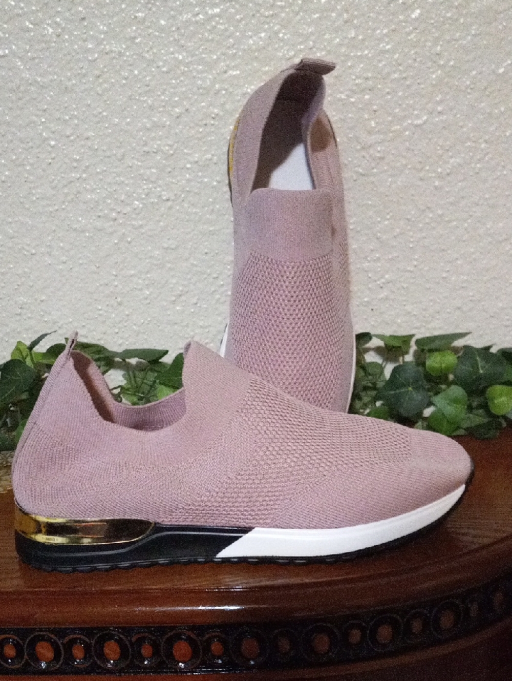 new Knit Slip-On Sneakers in Dusty Rose with Gold Heel Accent         size  9.5W